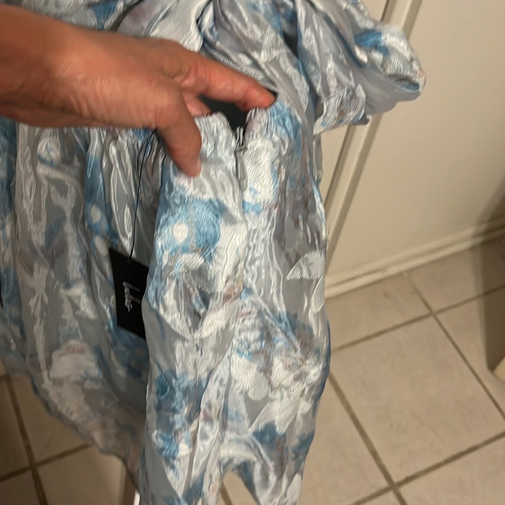 Lulus Delicate Charm Floral Jacquard Organza Dress. Silver and blue. Size L. NWT - Picture 6 of 11